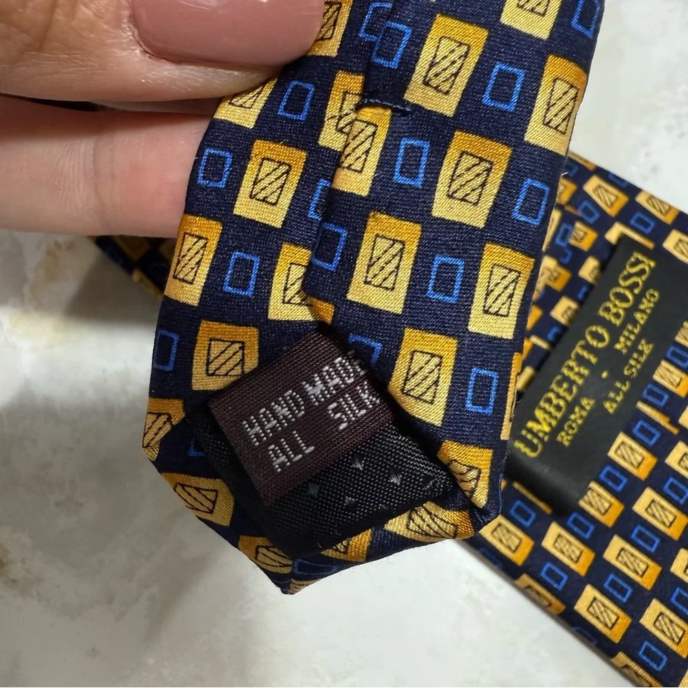 NWOT Umberto Bossi Men's‎ 100% Silk Tie Blue And Gold 3 5/8